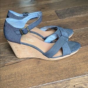 TOMS Chambray Wedges size 8